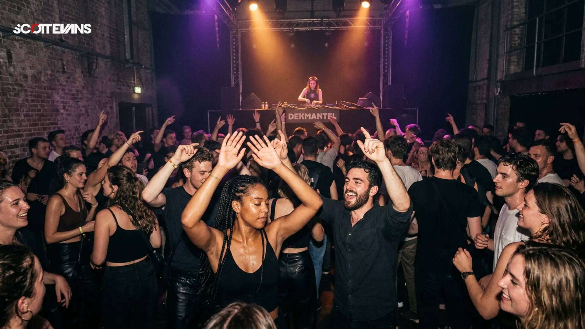 Report Finds 90% of Amsterdam Residents Engage in Late-Night Culture